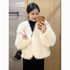 批发托卡毛毛上衣秋冬季新款<b class='q'>皮草</b>外套时尚v领显瘦仿狐狸毛短款大衣<b class='q'>女</b>