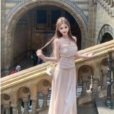批发吊带<b class='q'>连衣裙</b>女高级感法式气质<b class='q'>名媛</b>生日礼服裙重工亮片收腰开叉长裙