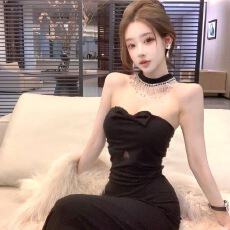 批发法式高级感露背<b class='q'>蝴蝶结</b>小黑裙女装名媛轻奢收腰挂脖水钻修身抹胸裙