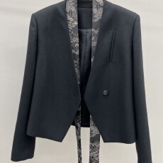 批发2026秋天爆款赫本气质无领百搭短款西服小个子<b class='q'>高端</b>宽松西装外套女