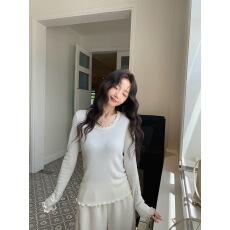 批发张贝贝ibell绵羊毛法式木耳边<b class='q'>针织衫</b>设计感圆领长袖正肩<b class='q'>打底衫</b>女