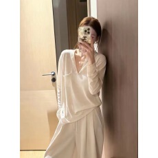批发韩系松弛感v领防晒<b class='q'>罩衫</b>长袖t恤女夏季休闲显瘦宽松老钱风空调上衣