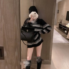 批发配<b class='q'>袜套</b> 星球条纹宽松中长款毛衣女高级感慵懒风套头针织衫上衣