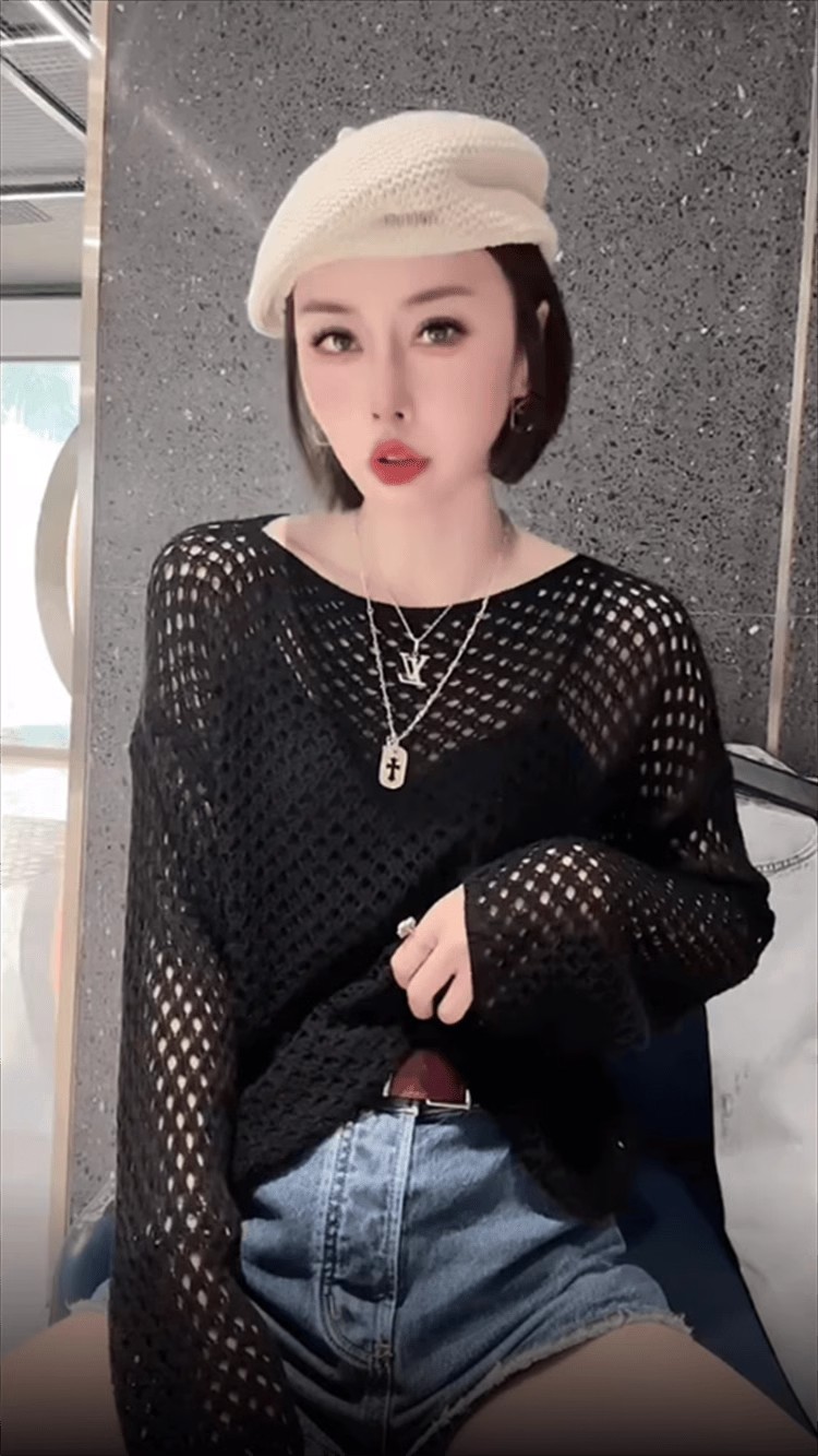 느긋한 바람 부드러운 찹쌀 니트 스웨터 여성 이른 가을 새로운 2026 홀로우 아웃 디자인 센스 루즈핏 외부 가져 가라. 풀오버 긴팔 스웨터