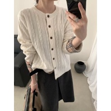 批发假两件韩系显瘦圆领拼接<b class='q'>格子</b>毛衣女新款宽松轻奢气质开衫
