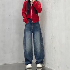批发满天星烫钻牛仔裤女春季2026新款闪钻阔腿裤大码梨型身材弯刀裤子