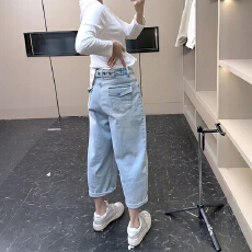 批发2026春夏新款<b class='q'>大码</b>浅色高腰弯刀牛仔<b class='q'>裤</b>女小个子穿搭显瘦九分老爹<b class='q'>裤</b>
