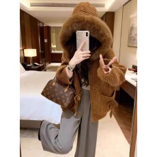 批发<b class='q'>韩国</b>东大门女装直供应大毛领宽松慵懒风连帽高级感开衫毛衣外套女