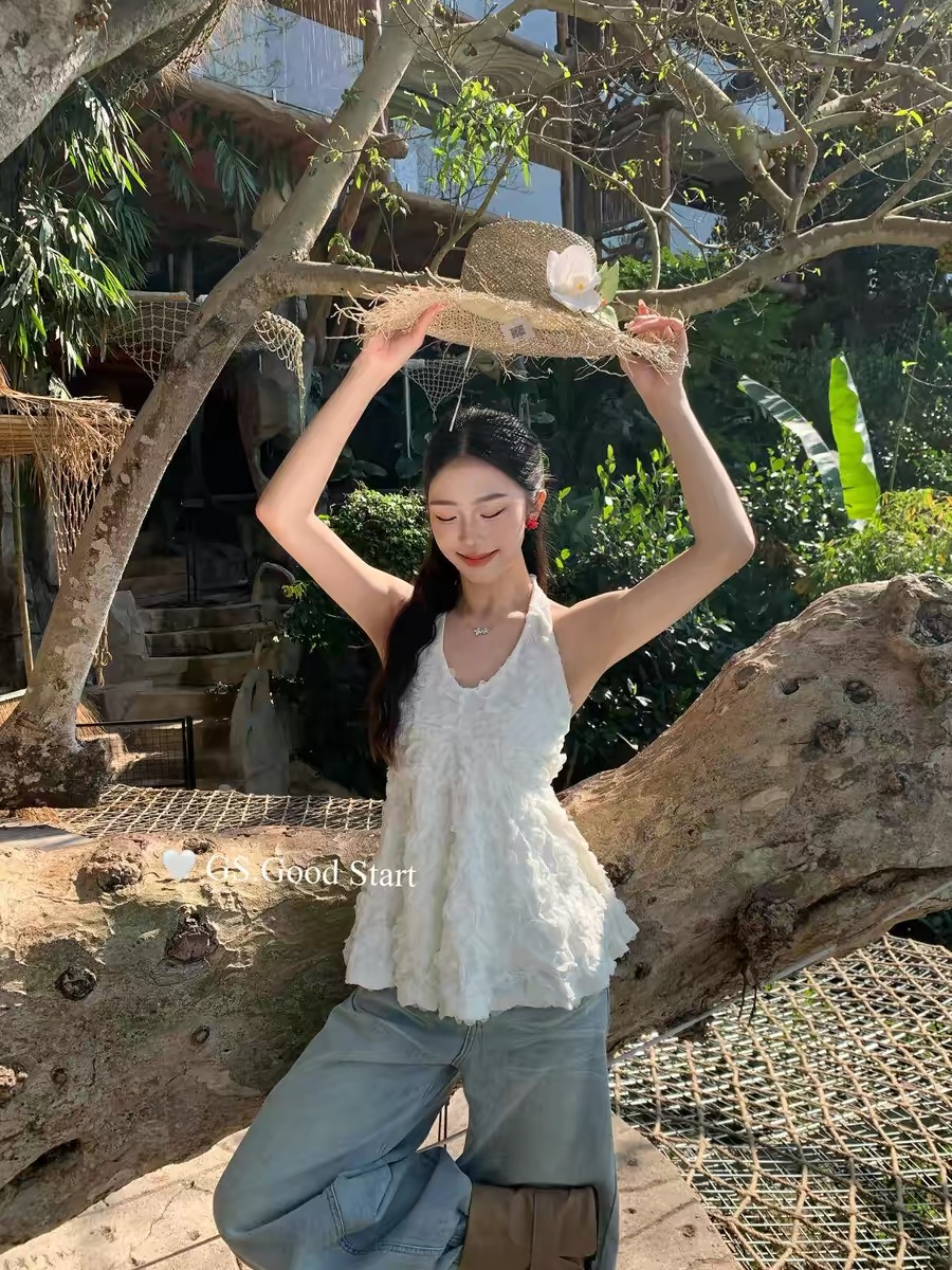 2026 새로운 3 차원 꽃 행침 목 캐미솔 여름 V넥 백리스 부드러운 바람 휴가 민소매 맨위