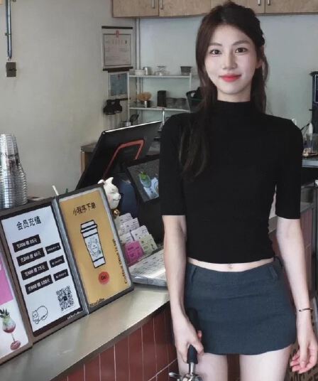검정색 긍정적 인 어깨 중간 소매 티셔츠 여성 가을 타이트 5 점 소매 인사이드 가져 가라. 슬림해 보이는 몸매 가꾸기 반하이넥 기본 셔츠 맨위