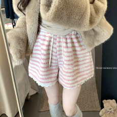 批发原版羊羔毛休闲<b class='q'>短裤</b>女冬季<b class='q'>蕾丝</b>花边直筒裤子高腰a字热裤靴裤