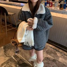 批发<b class='q'>韩版</b>宽松显瘦条纹套<b class='q'>装</b>女冬季加绒加厚翻领卫衣阔腿短<b class='q'>裤</b>两件套