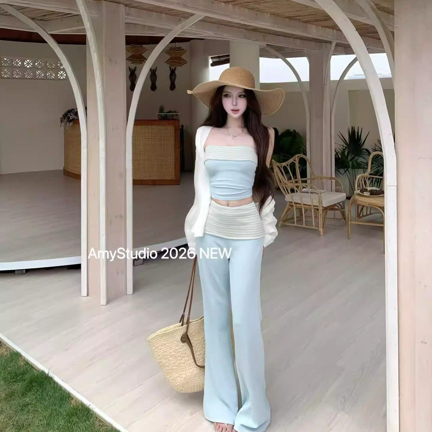 여름 한 부서 디자인 센스 캐주얼 몸매 가꾸기 슬림해 보이는 패션 스트라이프 튜브탑 캐주얼 바지 3종 세트 패션 세트 여성