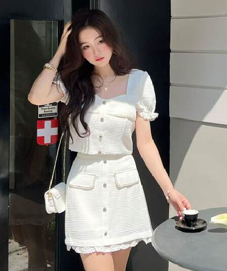 여름 한 부서 디자인 센스 캐주얼 몸매 가꾸기 슬림해 보이는 패션 스트라이프 튜브탑 캐주얼 바지 3종 세트 패션 세트 여성