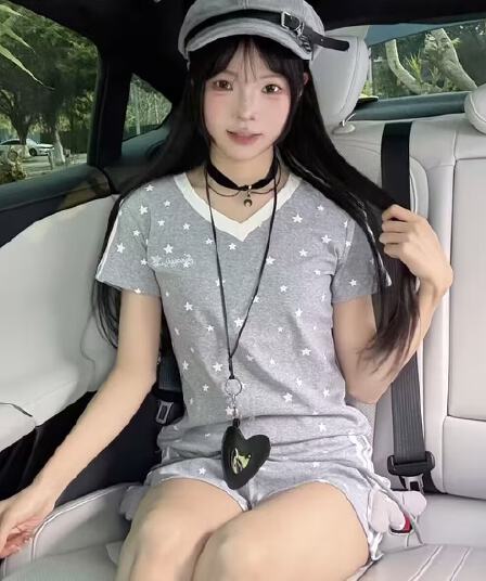 모방 면 1x1 전체 인쇄 별 V넥 반팔 티셔츠 세트 여성 여름 몸매 가꾸기 슬림해 보이는 맨위 반바지 투피스 세트