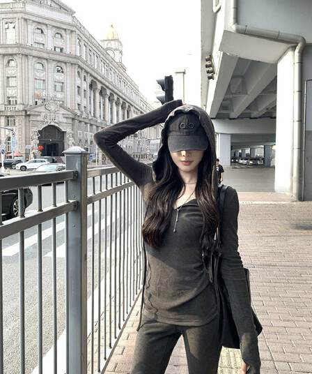 어두운 회색 부드러운 찹쌀 긴팔 후드 맨위 여성 봄 가을 착용 가져 가라. 캐주얼 몸매 가꾸기 마이크로 나팔 긴 바지 투피스 슈트 트렌디