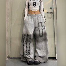 批发美式高街脏染十字架字母印花阔腿弯刀卫裤男女爵士舞垂感<b class='q'>休闲裤</b>