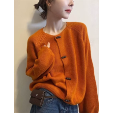 批发韩系牛角扣针织<b class='q'>开衫</b>女秋季新款宽松软糯舒适洋气长袖针织外套上衣