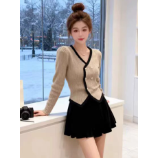 小香风v领针织开衫女2025冬季新款轻奢高级感气质独特绝美上衣潮