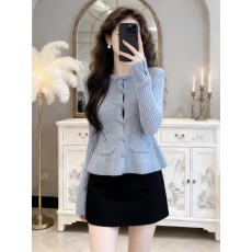 批发韩系气质姐圆领纯色口袋长袖针织衫