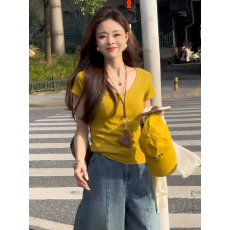 批发韩系v领正肩短袖t恤女2026夏季新款时尚休闲慵懒风漂亮百搭上衣服