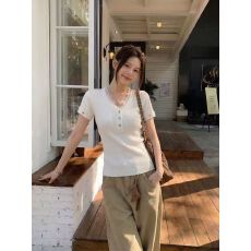 批发<b class='q'>韩版</b>v领蕾丝边纽扣针织衫夏季2026新款修身显瘦冰丝休闲短袖上衣