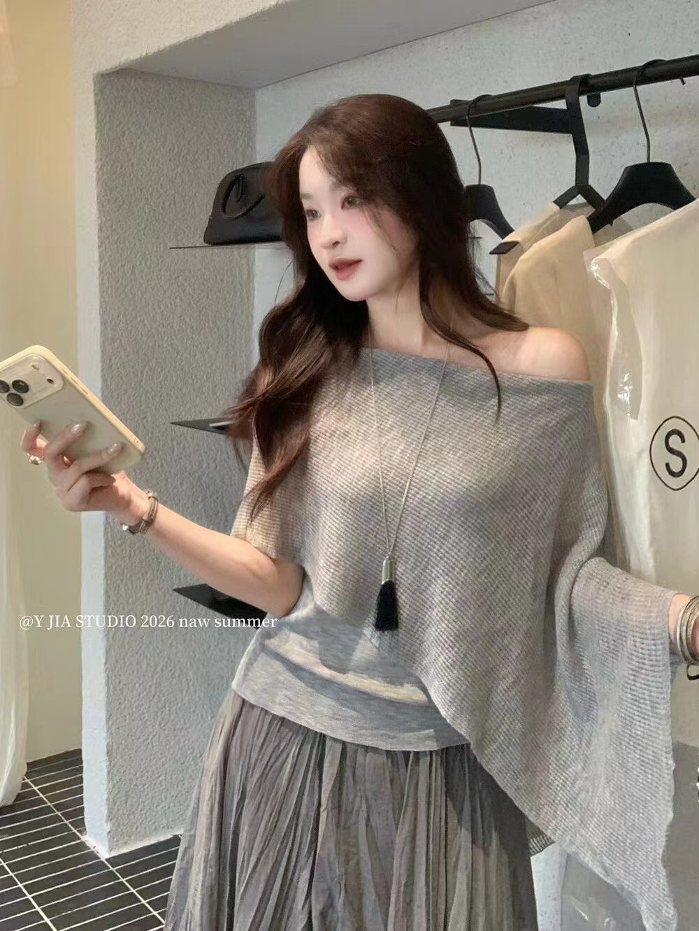 한 부서 느긋한 바람 느슨함 센스 작은 대중 불규칙 숄 스타일 루즈핏 니트 스웨터 맨위 여성
