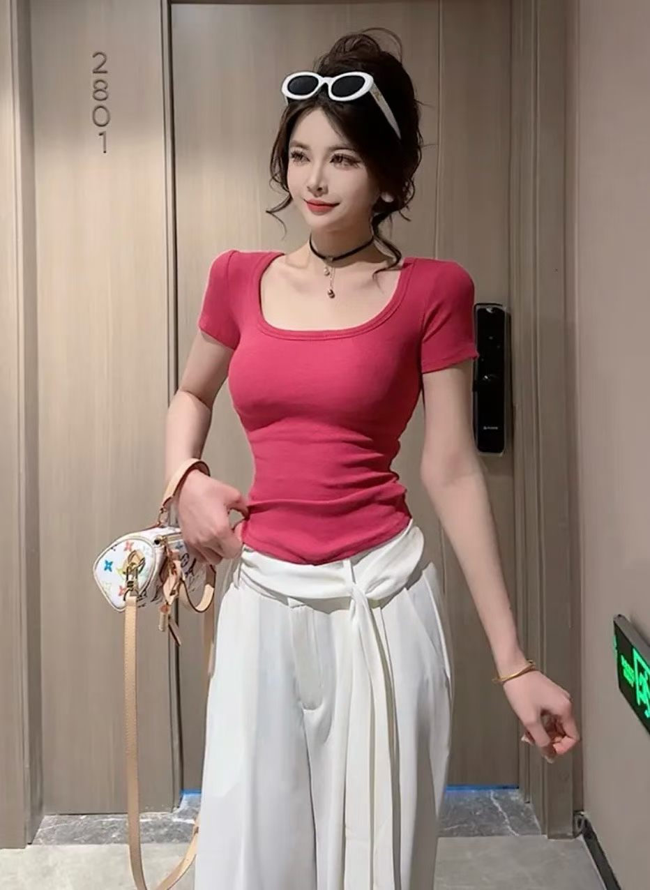 순수한 욕망 달콤한 핫걸 u 칼라 긍정적 인 어깨 반팔 티셔츠 여성 2026 여름 새로운 몸매 가꾸기 슬림해 보이는 다용도 디자인 센스 맨위