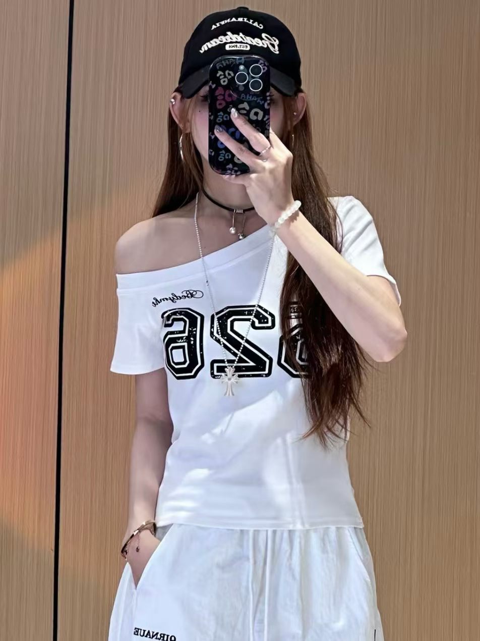 아메리칸 핫걸 바람 비스듬한 어깨 숫자 프린트 반팔 티셔츠 여성 몸매 가꾸기 슬림해 보이는 오프숄더 맨위