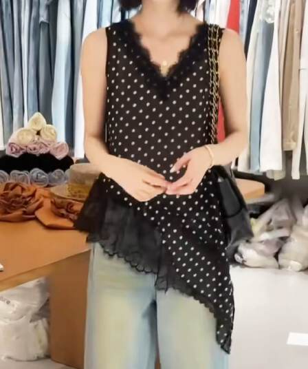 슬림해 보이는 표지 엉덩이 랩스커트팬츠 레이스 셔츠 맨위 여성 여름 새로운 스택 착용 수식 외출용 민소매 티셔츠 트렌디