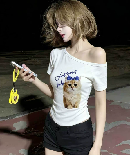 레트로 고양이 프린트 비스듬한 어깨 반팔 티셔츠 여성 여름 디자인 센스 작은 대중 루즈핏 슬림해 보이는 오프숄더 맨위