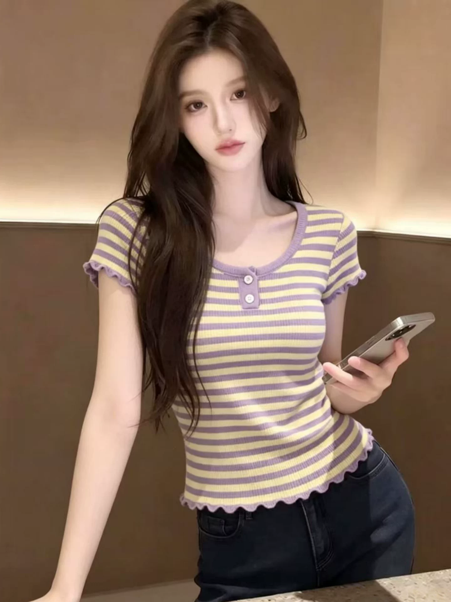한 부서 프릴 스트라이프 니트 반팔 맨위