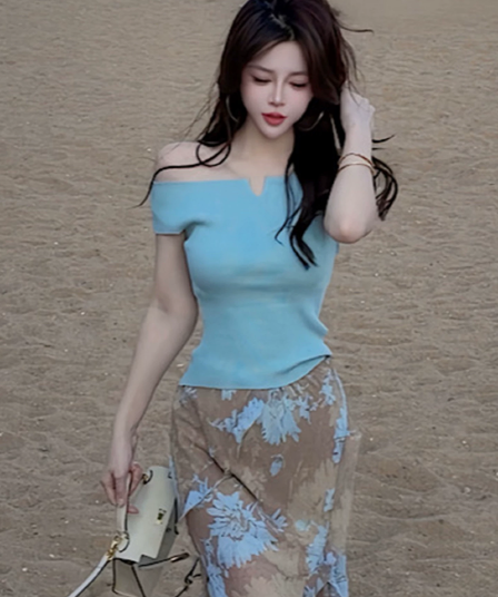 여름 신제품 패션 디자인 센스 작은 v 섹시함 오프숄더 니트 맨위 여성