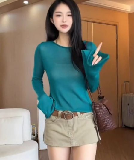 빛 요리 한 미니멀리즘 바람 파란색 라운드 넥 긴팔 니트 스웨터