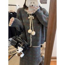 批发春日绘影~系带花边针织长袖半身长裙套装女两件套