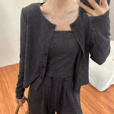 批发高级感纯色开衫阔腿裤三件套女早秋洋气减龄<b class='q'>休闲</b>运动套装