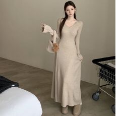 批发长袖打底连衣<b class='q'>裙</b>女2025新款秋季高级感内搭显瘦针织<b class='q'>裙</b>