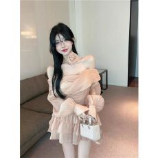 批发法式纯欲一字领露肩<b class='q'>灯笼</b>袖收腰显瘦荷叶蛋糕花朵系带抹胸连衣<b class='q'>裙</b>女