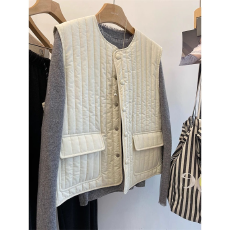 批发2026新款轻薄马甲大码妈妈女装马夹百搭休闲宽松无袖<b class='q'>上衣</b>外贸