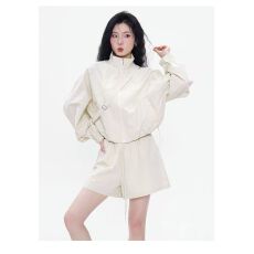 批发美式立领运动服冲锋衣外套春夏短裤<b class='q'>套装</b>炸街潮宽松两件套女