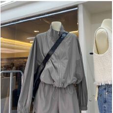 批发初秋防风冲锋衣套装女轻薄透气外套短款上衣舒适松紧腰短裤两件套