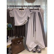 批发美式宽松休闲<b class='q'>运动</b>裤阔腿裤<b class='q'>两件</b>套洋气时尚正肩修身短袖T恤套装<b class='q'>女</b>