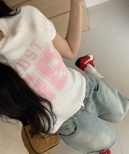 훌륭함 면 2 2 아메리칸 레트로 화이트 프린트 배색 반팔 티셔츠 여성 여름 새로운 긍정적 인 어깨 라운드 넥 맨위