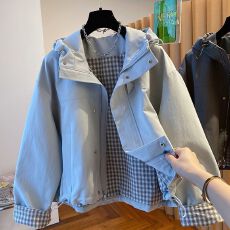 批发韩系浅蓝色连帽风衣外套女春<b class='q'>秋</b>2025新款宽松格子内衬短款工装上衣