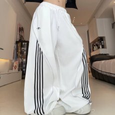 批发休闲卫裤<b class='q'>女</b>2026春季新款松紧腰侧边竖条纹运动阔腿香蕉裤