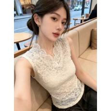 批发2026法式轻熟风V领蕾丝花边无袖上衣女修身温柔风内搭时尚<b class='q'>打底</b>衫