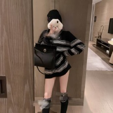 批发配袜套 星球条纹宽松中长款毛衣<b class='q'>女</b>高级感慵懒风套头针织衫