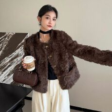批发羊剪绒环保皮草圆领单排扣短款外套女<b class='q'>秋</b>冬季新款加厚保暖上衣