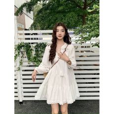 批发白色蕾丝拼接度假<b class='q'>连衣裙</b>女云南新疆草原旅游拍照穿搭裙子