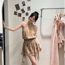 批发度假风挂脖<b class='q'>连衣裙女</b>夏收腰显瘦背心无袖吊带裙扎染雪纺短裙